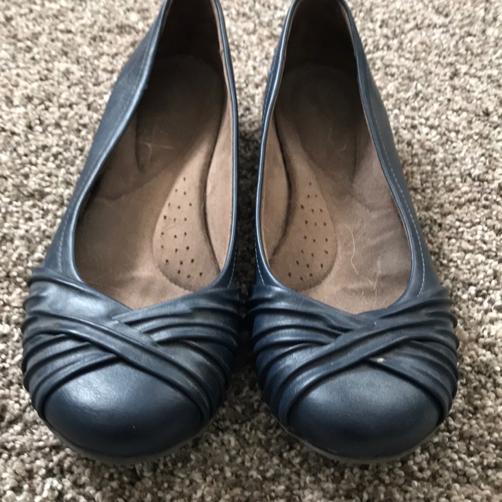 Blue dress flats